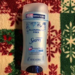 🎄3/$10 Secret Aluminum Free Women’s Deodorant Cotton Scent
